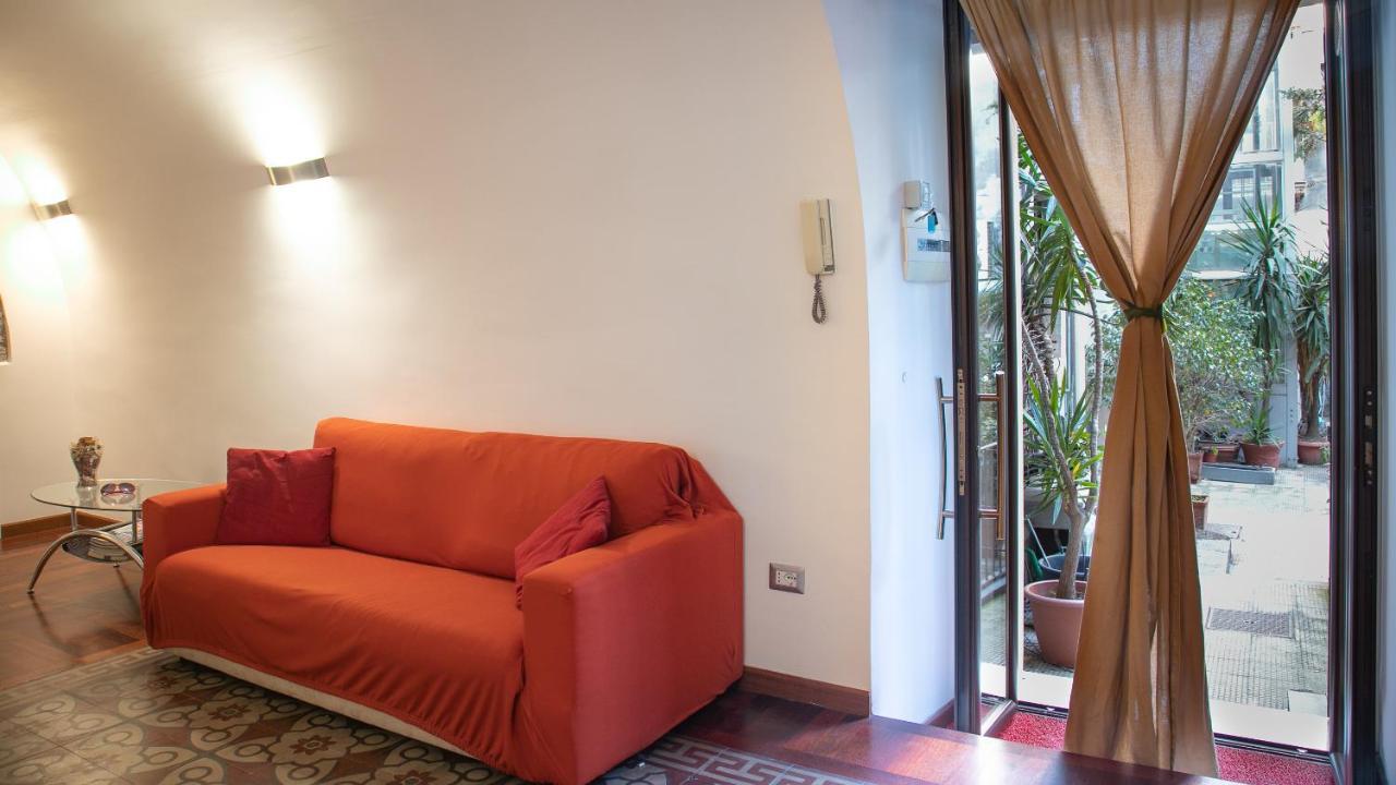 The House Apartment Catania Luaran gambar