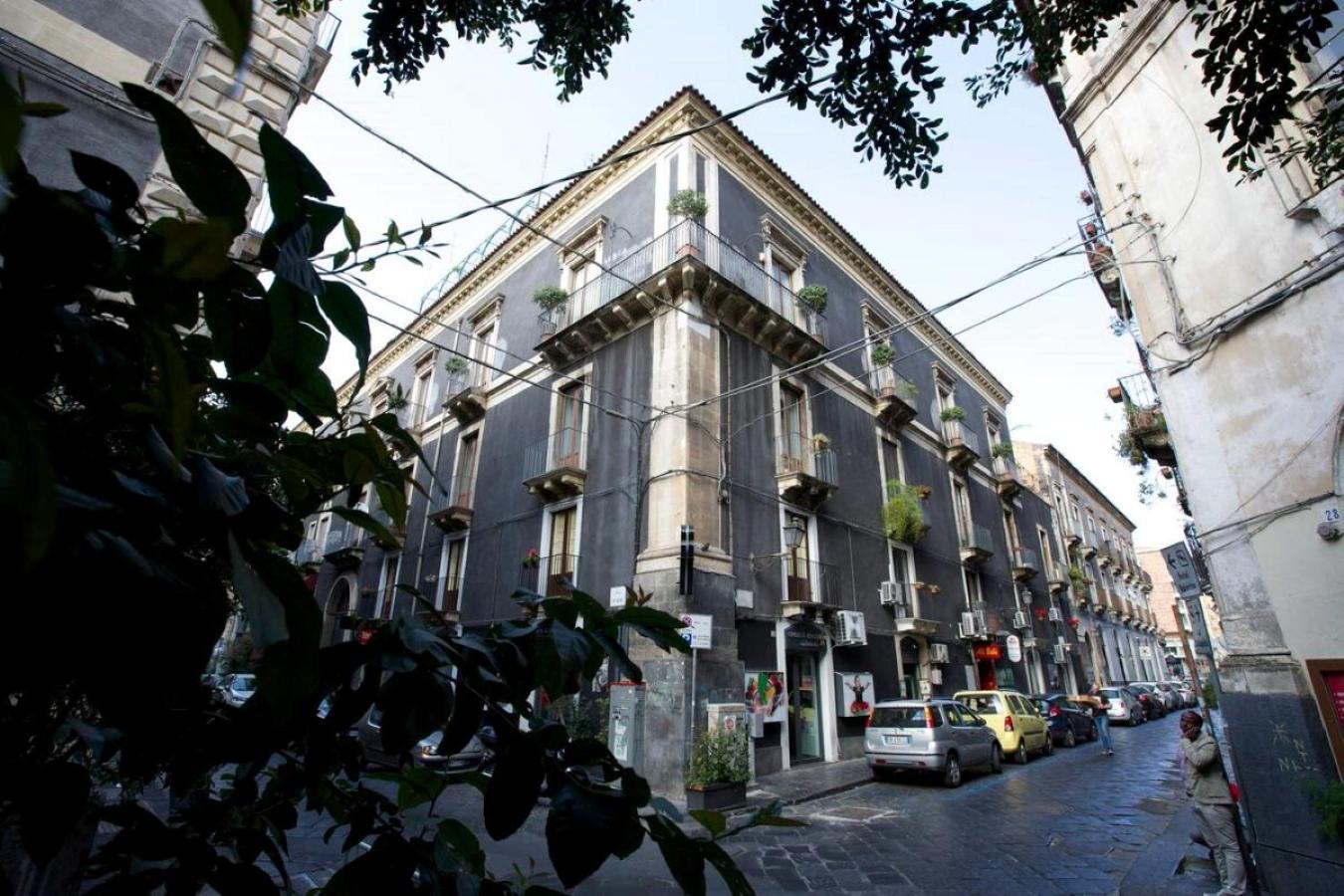 The House Apartment Catania Luaran gambar
