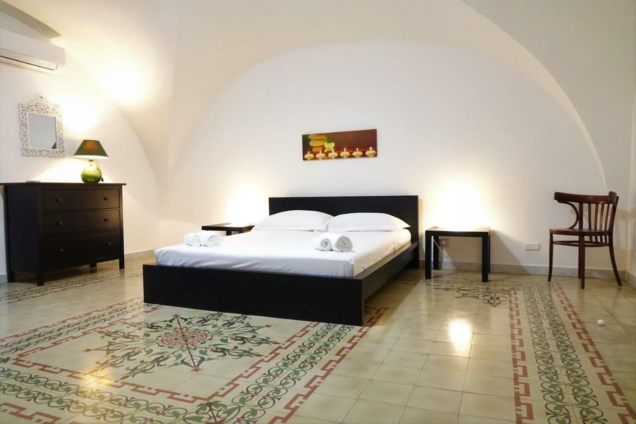 The House Apartment Catania Luaran gambar