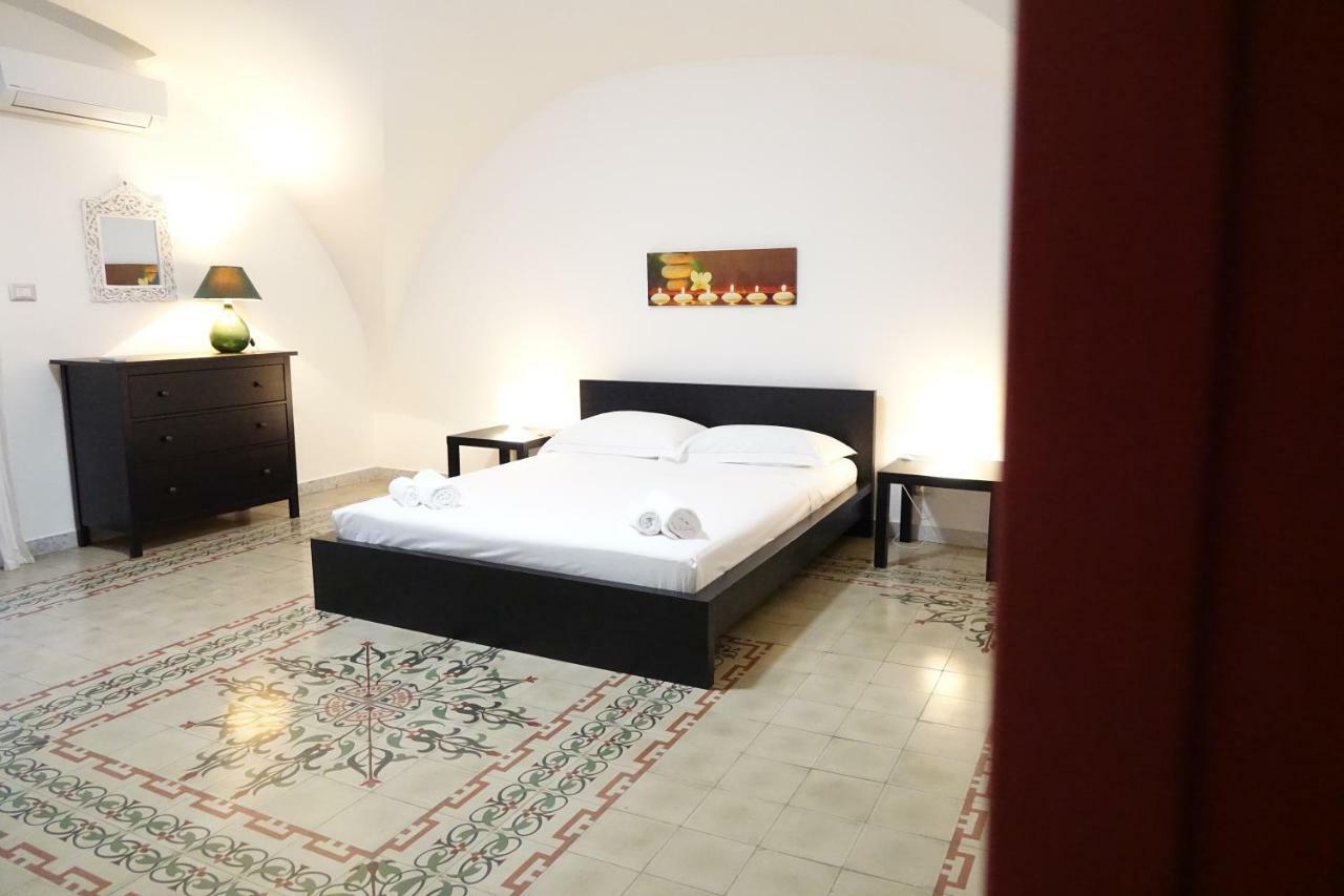 The House Apartment Catania Luaran gambar