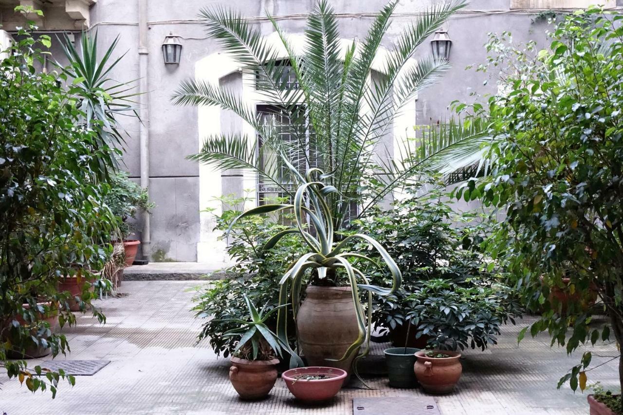 The House Apartment Catania Luaran gambar