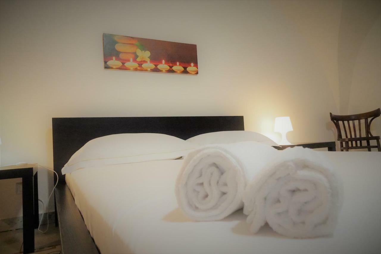 The House Apartment Catania Luaran gambar