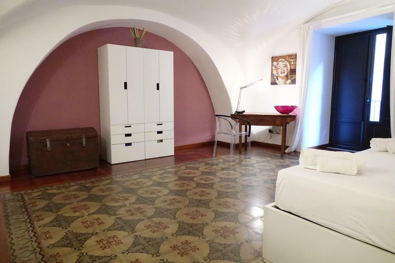 The House Apartment Catania Luaran gambar